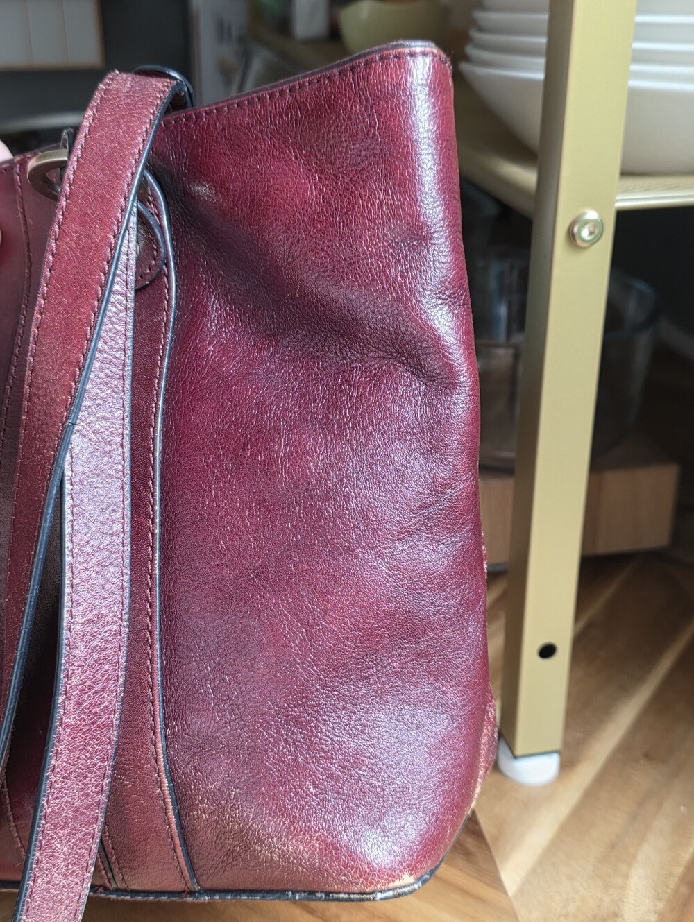 Vintage Maroon Genuine Leather Shoulderbag - Picture 4 of 10